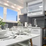 Apartment Stn Kocherwald - Mit 4 Schlafzimmer, 8 Big Beds, Parkplatz&balkon, Highspeed Wlan, Netflix Premium, Zentral Zu Audi&schwarz Gruppe Bad Friedrichshall