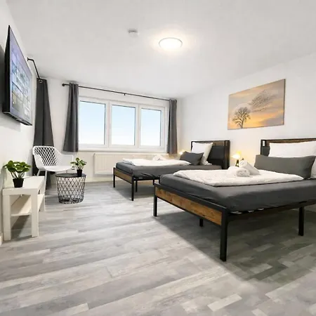 Stn Kocherwald - Mit 4 Schlafzimmer, 8 Big Beds, Parkplatz & Balkon, Highspeed Wlan, Netflix Premium, Zentral Zu Audi & Schwarz Gruppe Διαμέρισμα