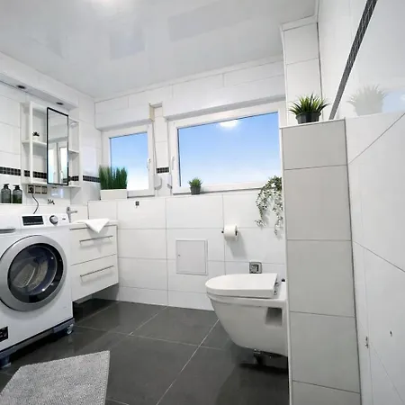 Stn Kocherwald - Mit 4 Schlafzimmer, 8 Big Beds, Parkplatz & Balkon, Highspeed Wlan, Netflix Premium, Zentral Zu Audi & Schwarz Gruppe Διαμέρισμα