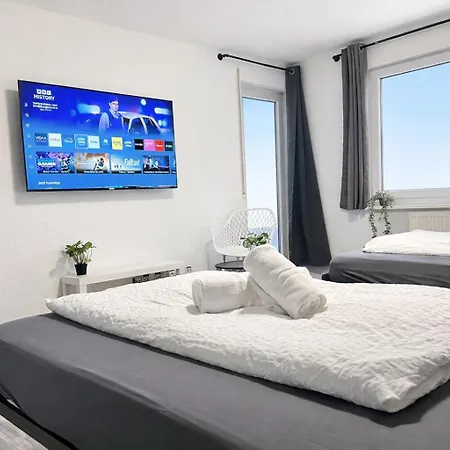 Διαμέρισμα Stn Kocherwald - Mit 4 Schlafzimmer, 8 Big Beds, Parkplatz & Balkon, Highspeed Wlan, Netflix Premium, Zentral Zu Audi & Schwarz Gruppe