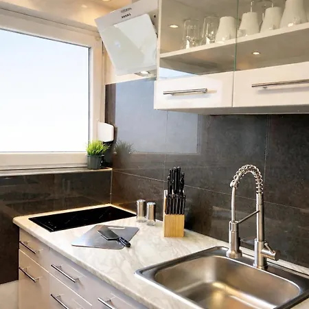 Stn Kocherwald - Mit 4 Schlafzimmer, 8 Big Beds, Parkplatz & Balkon, Highspeed Wlan, Netflix Premium, Zentral Zu Audi & Schwarz Gruppe Appartamento Bad Friedrichshall