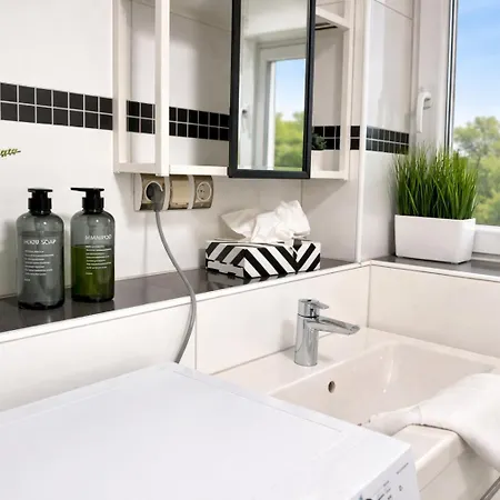 Stn Kocherwald - Mit 4 Schlafzimmer, 8 Big Beds, Parkplatz & Balkon, Highspeed Wlan, Netflix Premium, Zentral Zu Audi & Schwarz Gruppe Appartamento *
