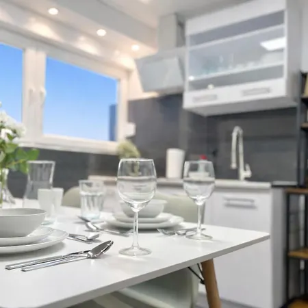 Διαμέρισμα Stn Kocherwald - Mit 4 Schlafzimmer, 8 Big Beds, Parkplatz & Balkon, Highspeed Wlan, Netflix Premium, Zentral Zu Audi & Schwarz Gruppe Bad Friedrichshall