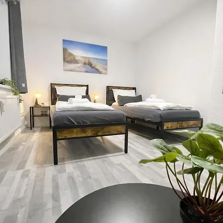 Stn Kocherwald - Mit 4 Schlafzimmer, 8 Big Beds, Parkplatz & Balkon, Highspeed Wlan, Netflix Premium, Zentral Zu Audi & Schwarz Gruppe Bad Friedrichshall
